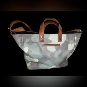 Thirty-One “one step up” Camouflage Tote Bag